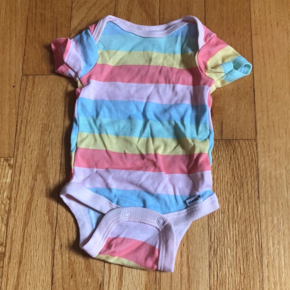 5 Gerber Onesies Rainbow Theme 🌈 - Picture 3 of 6